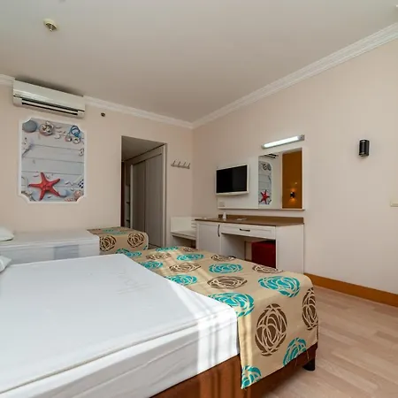 Hotel Primasol Hane Family Side